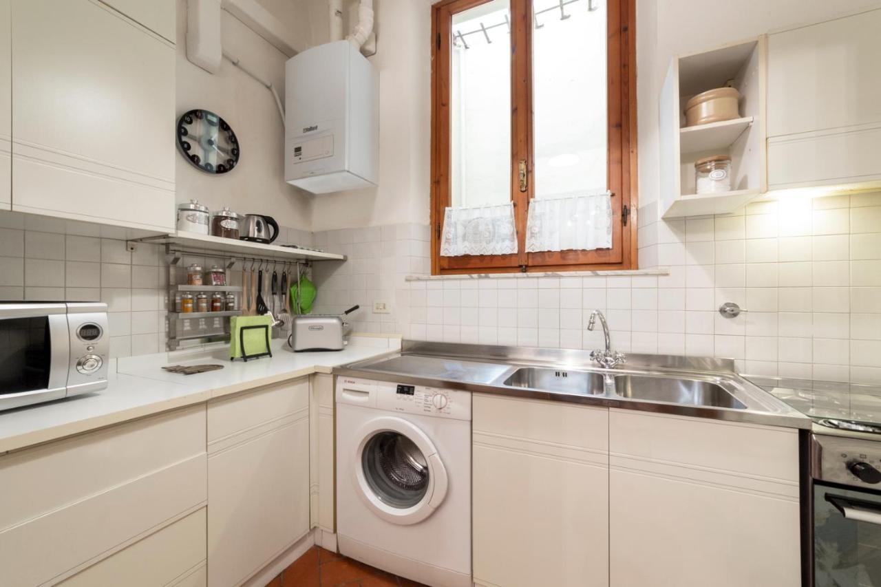 110 Sqm Apartment 6 Sleeps In Santa Croce Florence Luaran gambar