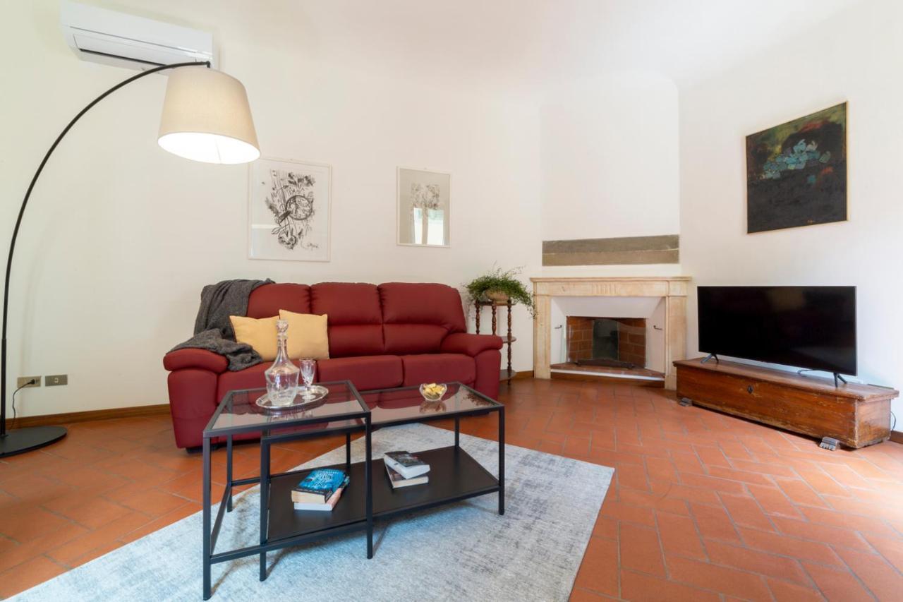 110 Sqm Apartment 6 Sleeps In Santa Croce Florence Luaran gambar