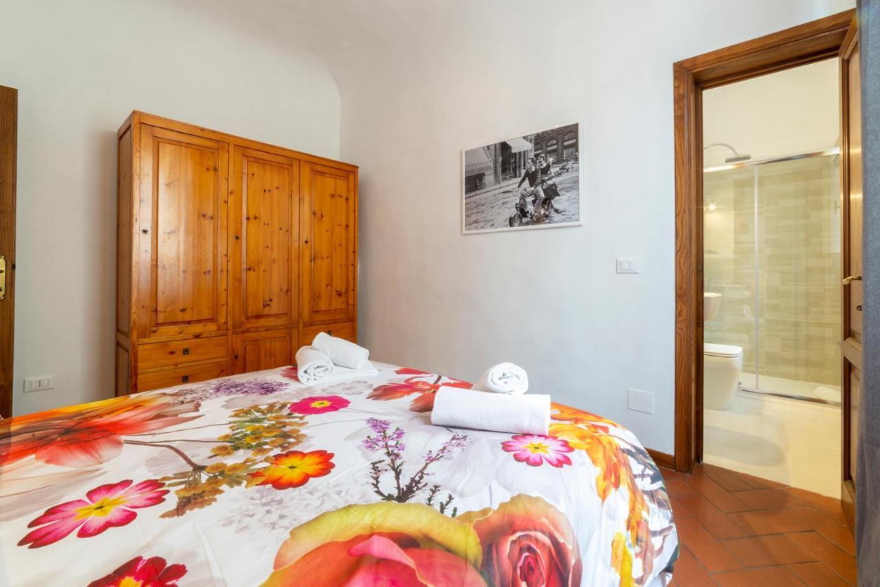 110 Sqm Apartment 6 Sleeps In Santa Croce Florence Luaran gambar