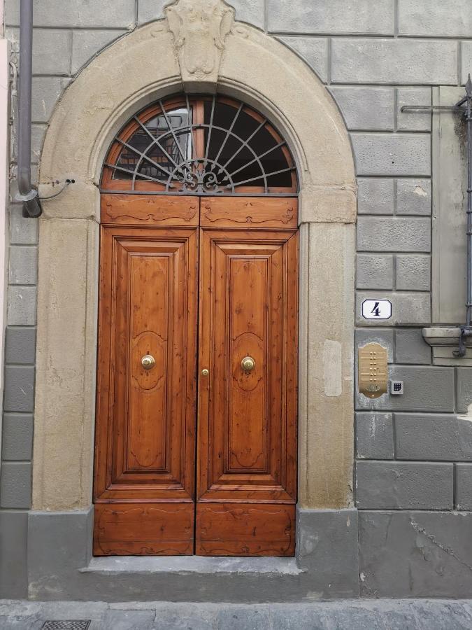 110 Sqm Apartment 6 Sleeps In Santa Croce Florence Luaran gambar