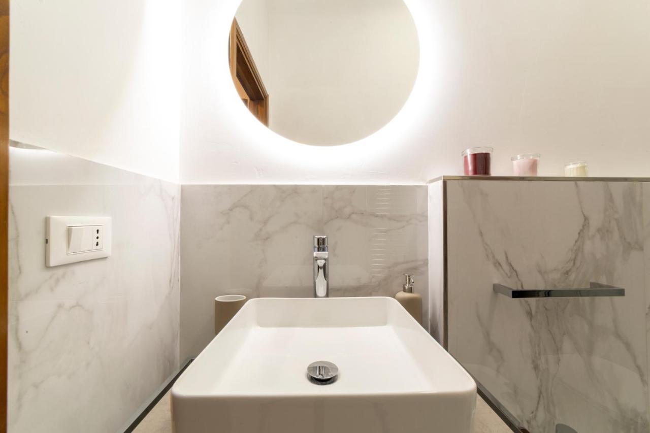 110 Sqm Apartment 6 Sleeps In Santa Croce Florence Luaran gambar