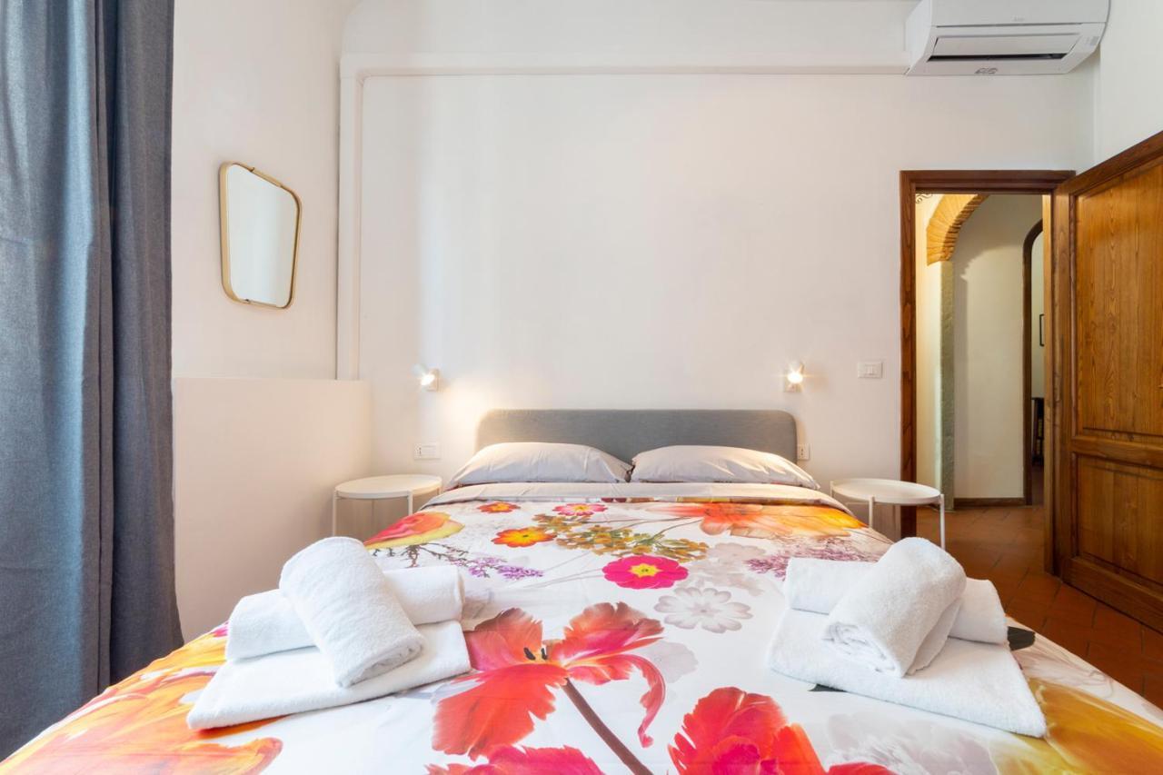 110 Sqm Apartment 6 Sleeps In Santa Croce Florence Luaran gambar